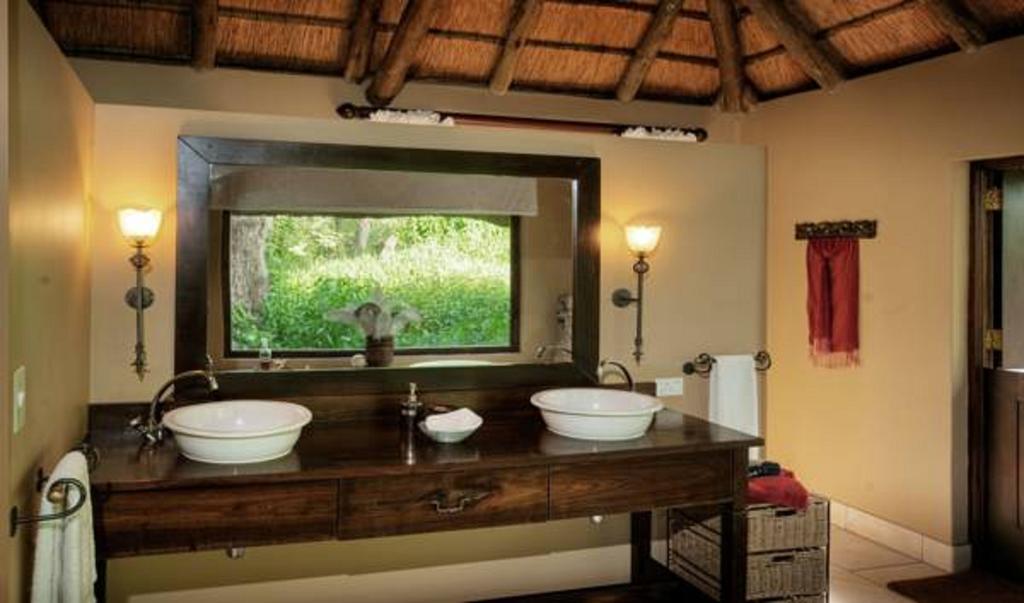 Royal Tree Lodge Maun Room photo